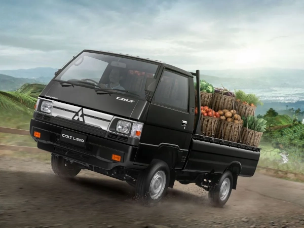 mitsubishi-l300-euro4-front mitsubishi-l300-euro4-surabaya